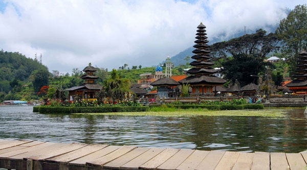 Pura di Tasik Bratan – Bedugul