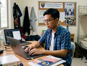 pelajar university